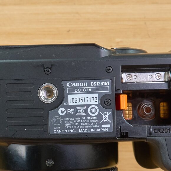 Canon EOS Rebel XTi (400D) Digital 10.1 MP Camera, w/ 18-55mm Lens, Battery Grip - Picture 11 of 11